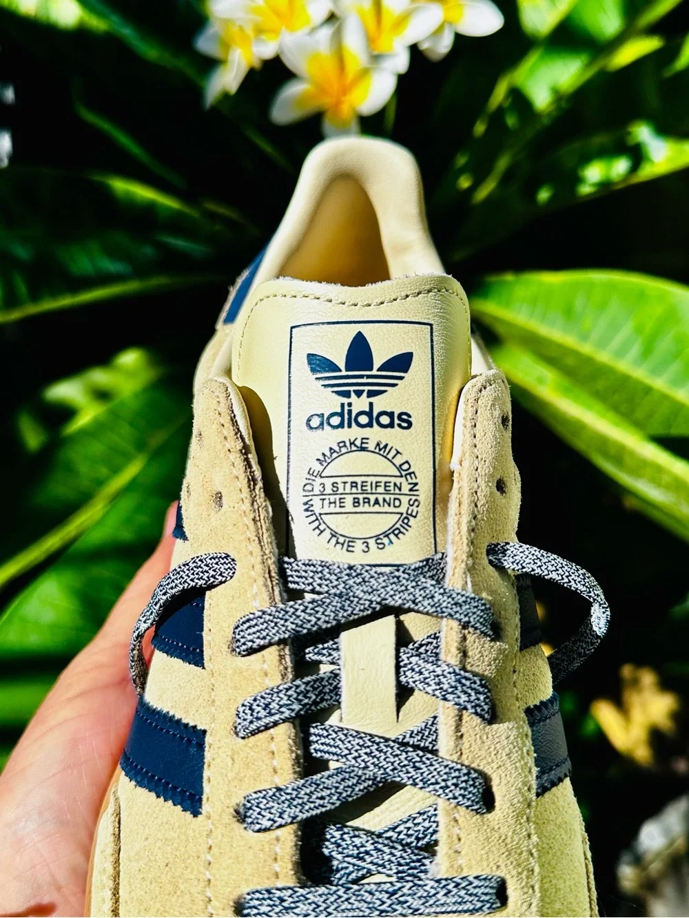 Adidas originals Samba  J Warm Vanilla/ Indigo